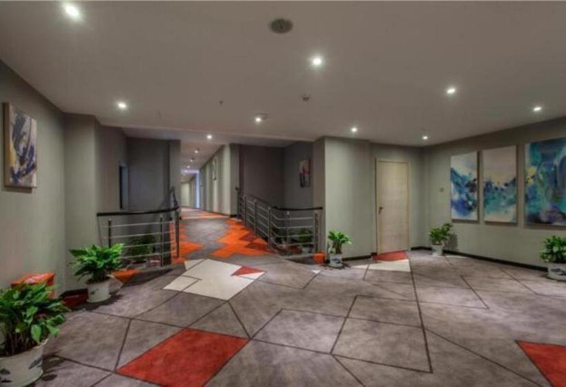 Borrman Hotel Wuhan Yangluo Metro Station Shenshuigang