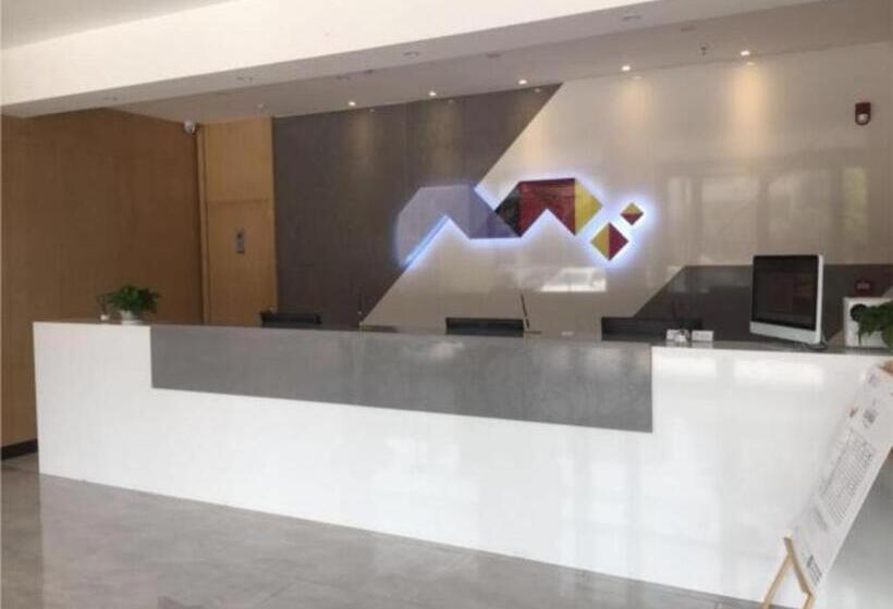 Borrman Hotel Wuhan Yangluo Metro Station Shenshuigang