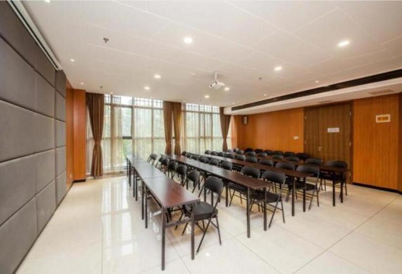 Borrman Hotel Xinxiang Muye Avenue