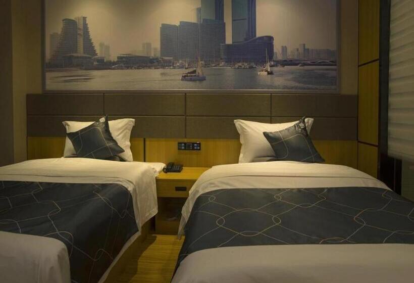 Chonpines Hotel·rizhao Yingbing Road Rt Mart