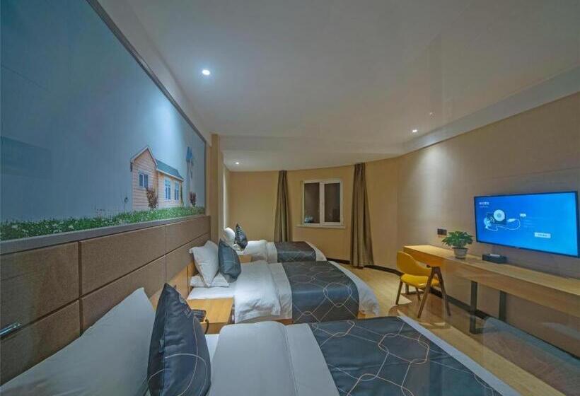 Chonpines Hotel·rizhao Yingbing Road Rt Mart