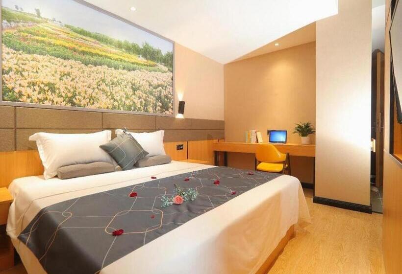 Chonpines Hotel·rizhao Yingbing Road Rt Mart