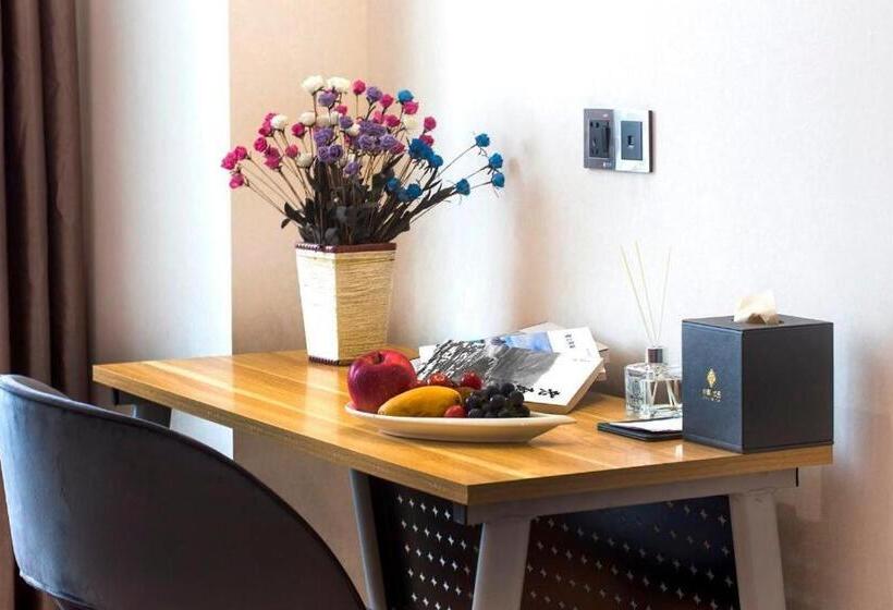 Chonpines Hotels·xining Qingzang Building