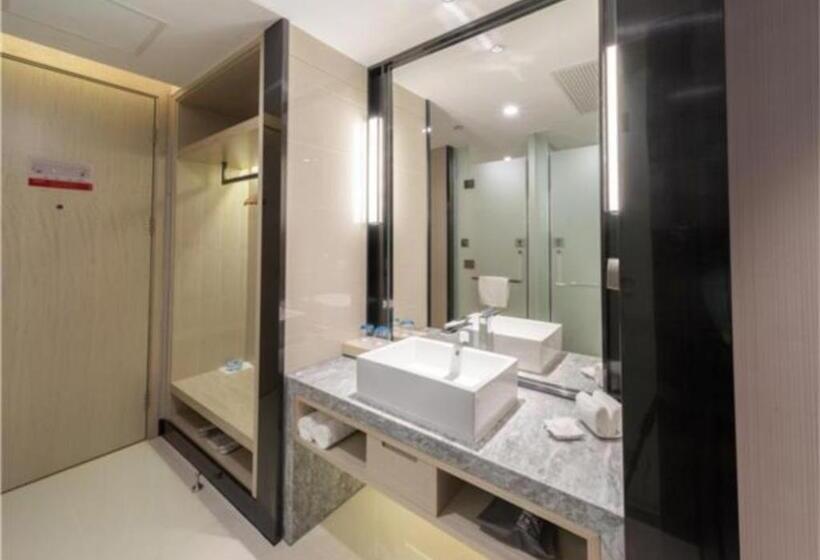 Echarm Hotel Yingshang High Speed Railway Station Wuzhou Wanhui Plaza