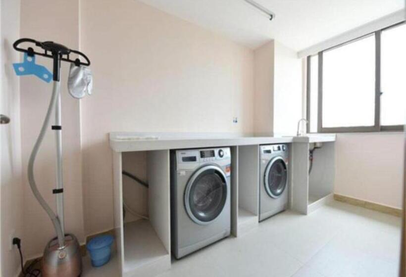 Echarm Hotel Yingshang High Speed Railway Station Wuzhou Wanhui Plaza