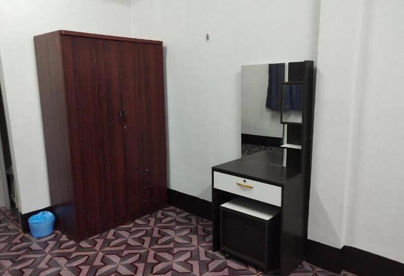 בית מלון כפרי Chainarong Road