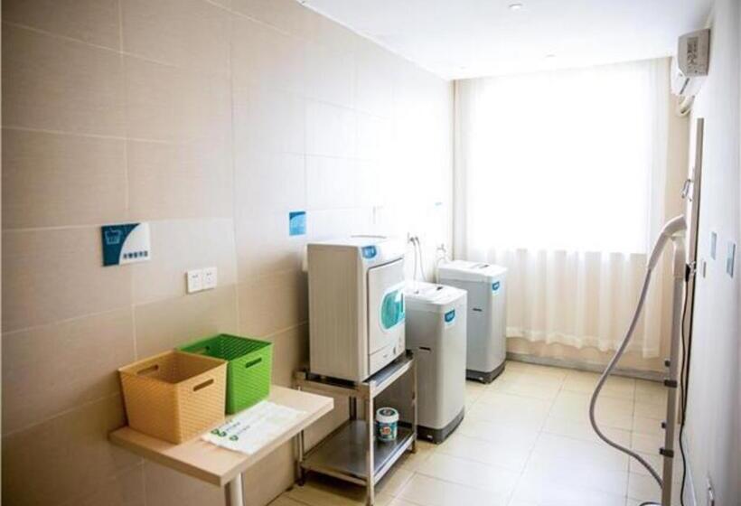 Отель City Comfort Inn Beihai Beibu Gulf Golden Beach Underwater World