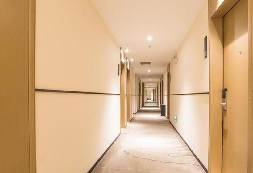 Отель City Comfort Inn Beihai Yintan International Ferry Terminal