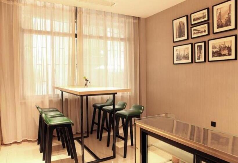 호텔 City Comfort Inn Changsha Yuelu Mountain Orange Island Head