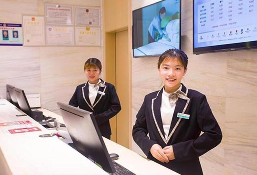 酒店 City Comfort Inn Dongfang Donghai Road Gymnasium Municipal Government