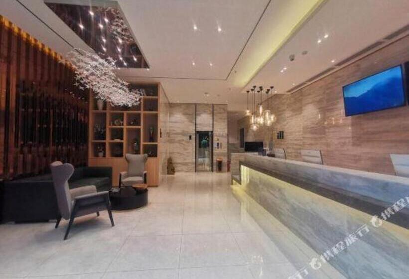 Отель City Comfort Inn Dongguan Xiping Metro Station