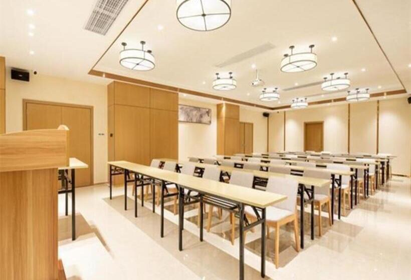 ホテル City Comfort Inn Haikou Xiuying District Wanda Plaza