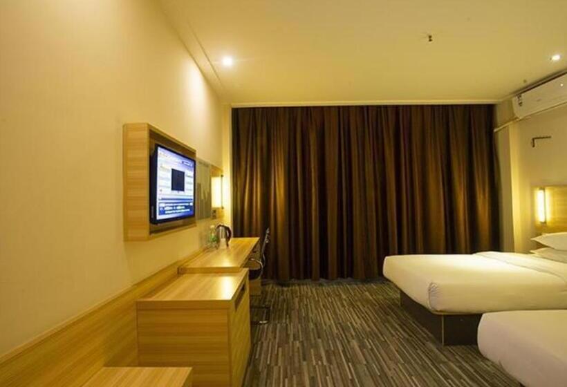 Отель City Comfort Inn Huanggang Huangmei Passenger Station