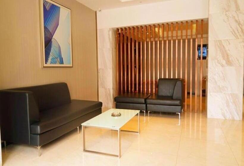 Отель City Comfort Inn Huanggang Huangmei Passenger Station