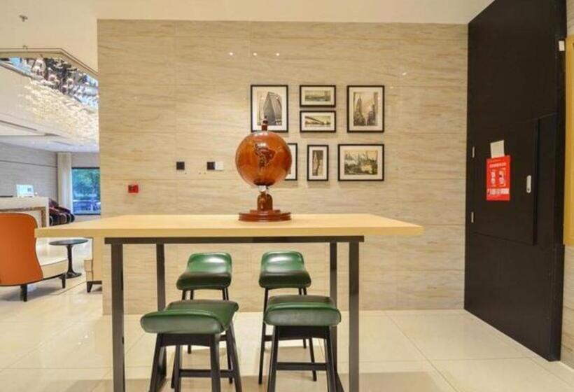 호텔 City Comfort Inn Jingzhou Greenland Overseas Beach Wuyue Plaza