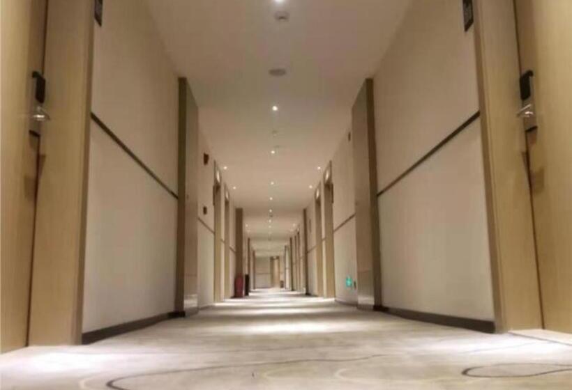 酒店 City Comfort Inn Loudi Sports Center