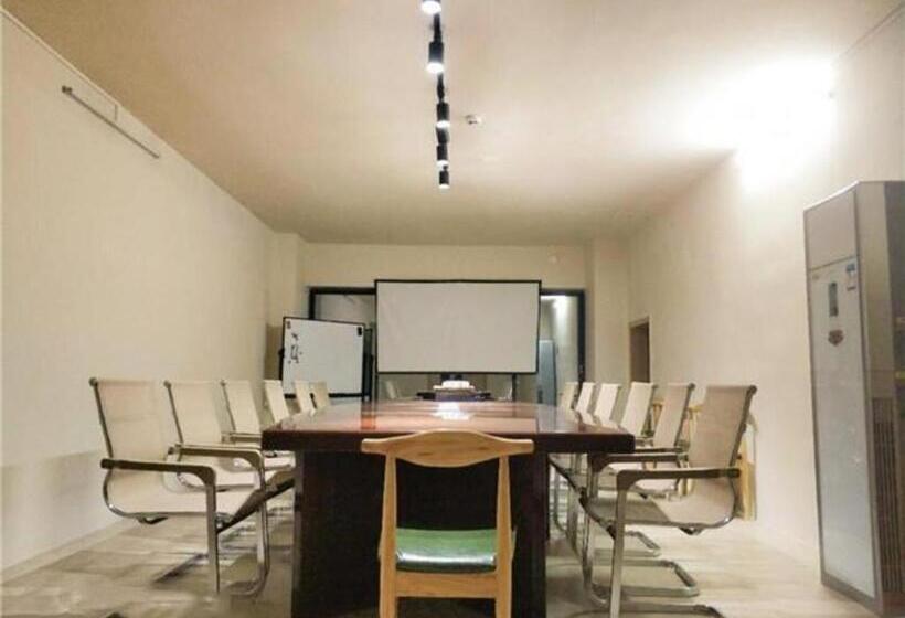 ホテル City Comfort Inn Maoming Xinyi Donghuicheng