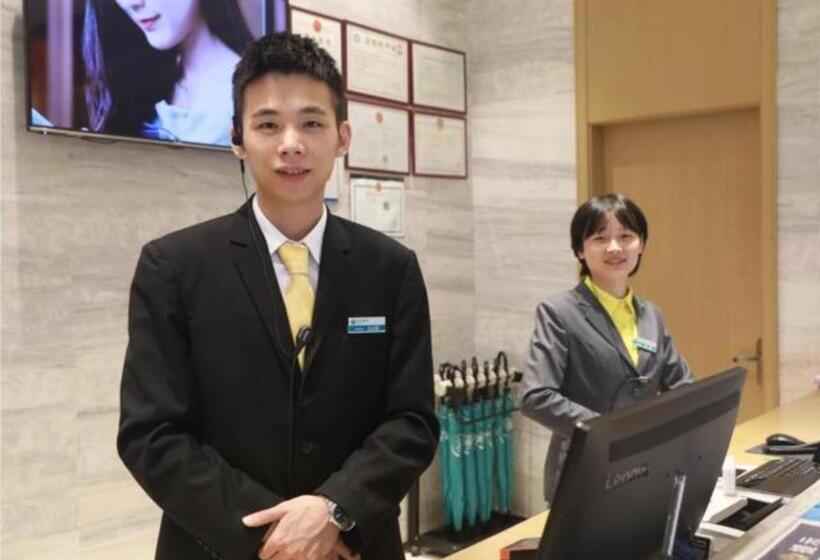 호텔 City Comfort Inn Qingyuan City Plaza Hefu Dongcheng