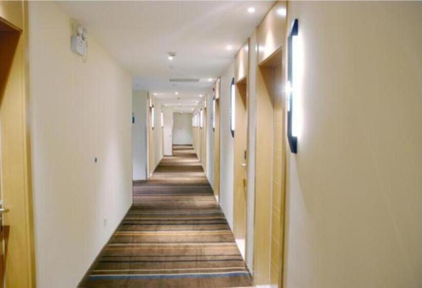 Отель City Comfort Inn Shanghai International Automobile City Tongji University