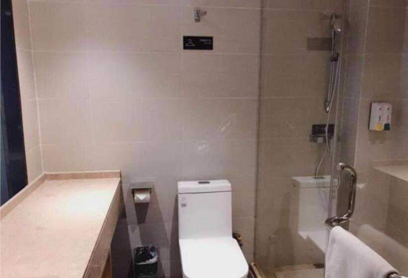 Отель City Comfort Inn Shaoyang Wugang