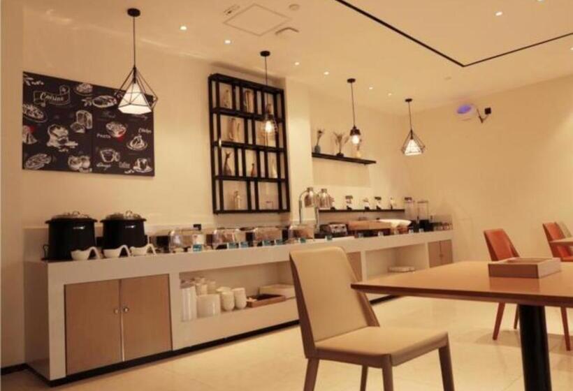 فندق City Comfort Inn Wuzhou High Speed Railway Station Canghai Lake Park