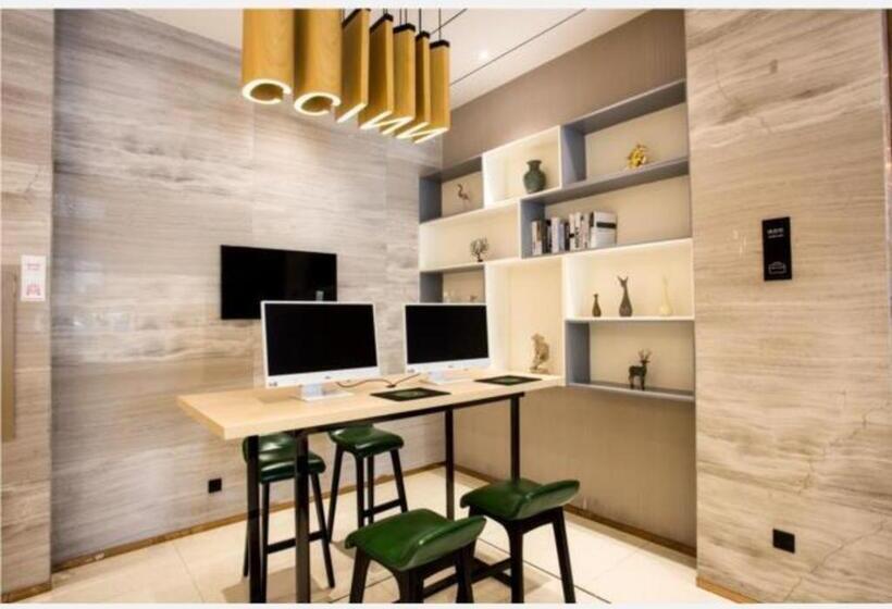 ホテル City Comfort Inn Xiangyang Gucheng Railway Station