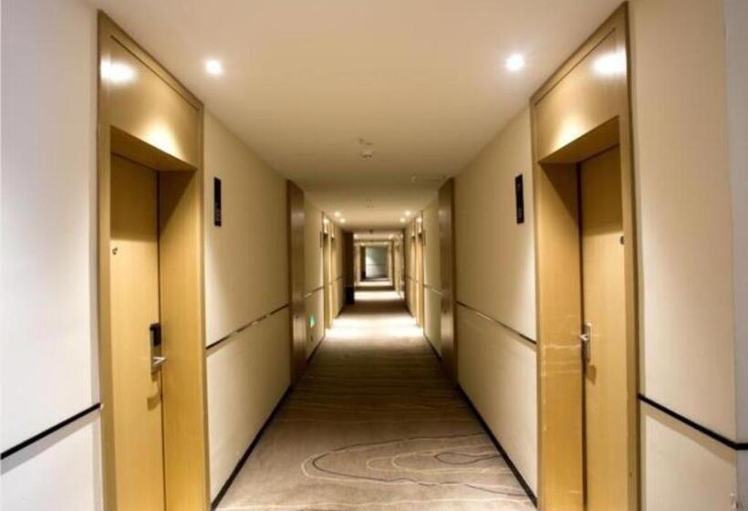 호텔 City Comfort Inn Xiangyang Gucheng Railway Station