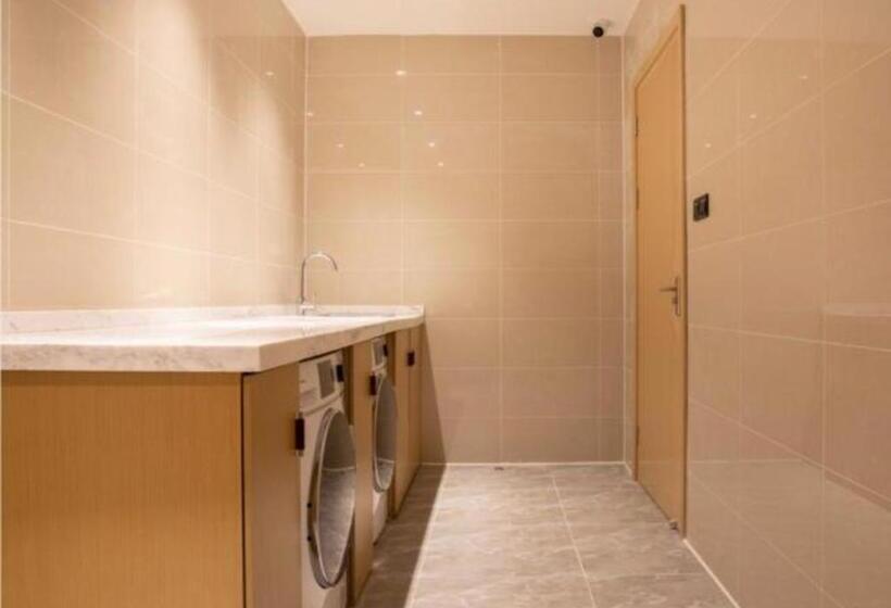 Отель City Comfort Inn Yangjiang Hailingdao Dajiaowan