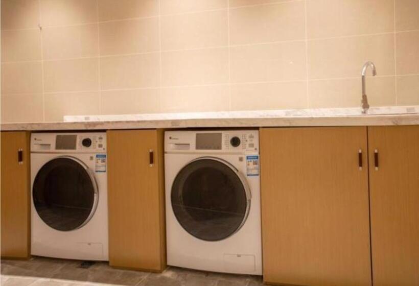 Отель City Comfort Inn Yangjiang Hailingdao Dajiaowan