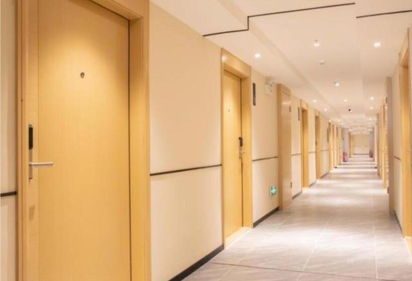 Отель City Comfort Inn Yangjiang Hailingdao Dajiaowan