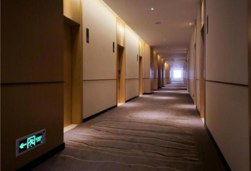 Отель City Comfort Inn Yichang Yiling Bus Station Wanda Plaza