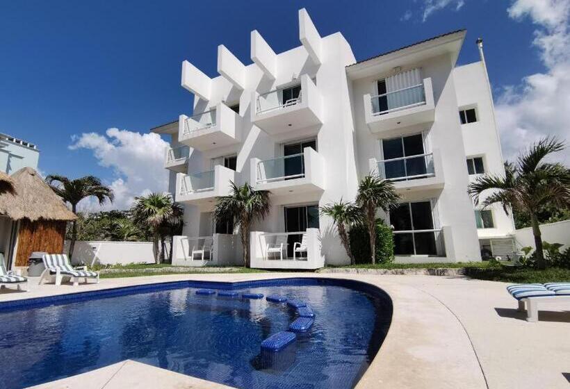 هتل Condominios Tan Ik