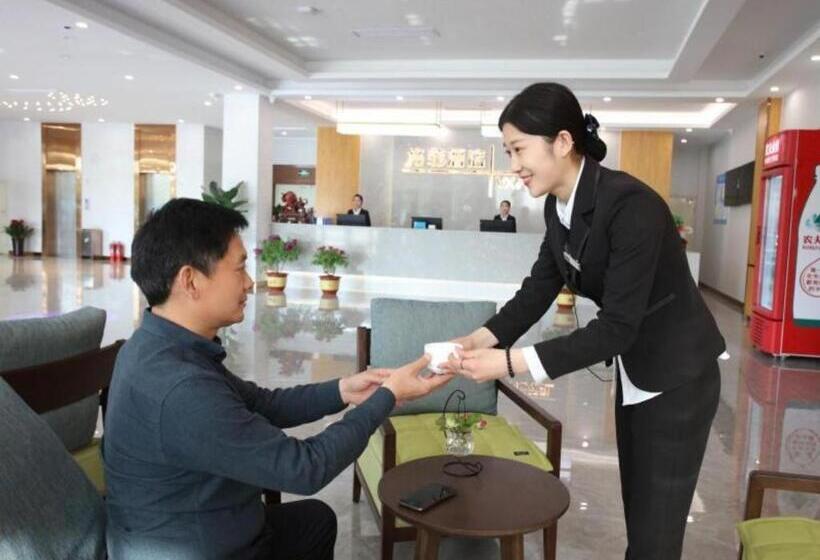 בית מלון כפרי Greentree Inn Heze Shan County New Bus Station