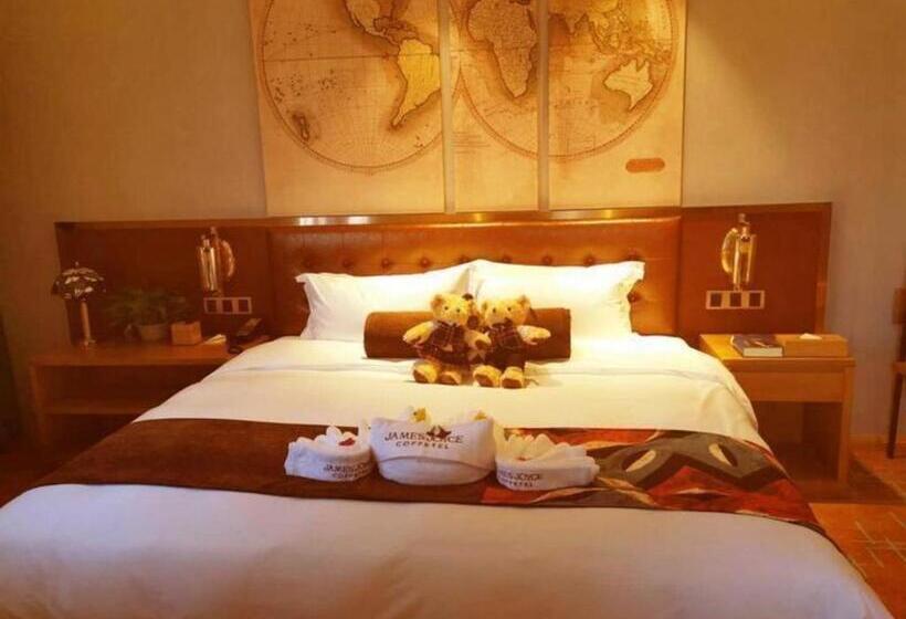 Отель James Joyce Coffetel Qingdao Oriental Cinema Chaoyangshan Metro Station