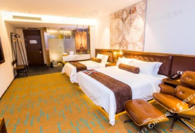 Отель James Joyce Coffetel Qingdao Oriental Cinema Chaoyangshan Metro Station