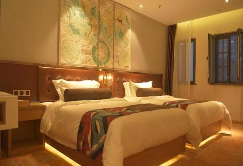 Отель James Joyce Coffetel Qingdao Oriental Cinema Chaoyangshan Metro Station