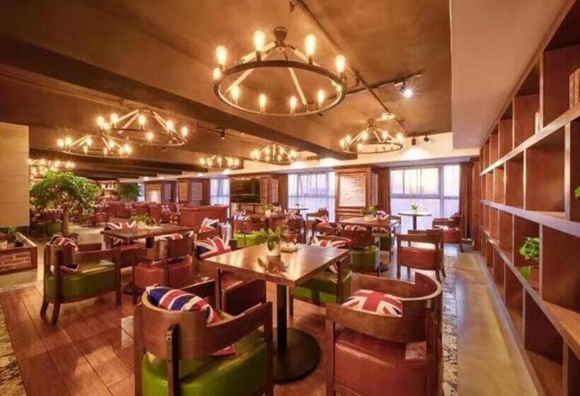 Otel James Joyce Coffetel Wuhan Gutian Er Road Metro Station