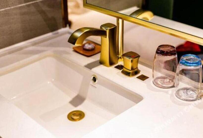 Hotel James Joyce Coffetel· Xianyang Renmin Road Central Square Store