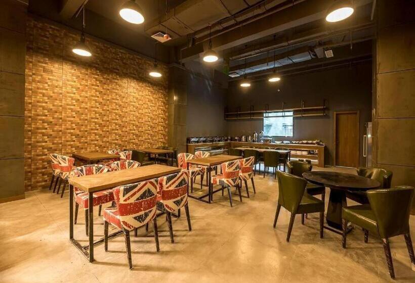 Отель James Joyce Coffetel Xinji International Leather Trade Mall