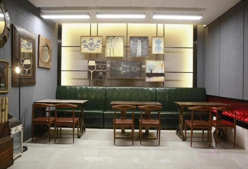 ホテル James Joyce Coffetel Zhengzhou Aquarium Chenyan Flower