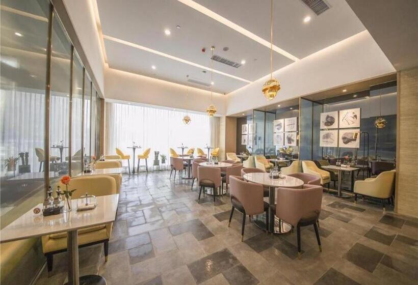 ホテル Jinjiang Inn Select Xiaogan Changzheng Road Sports Center