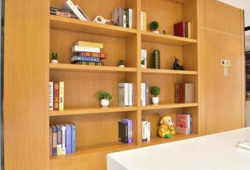 ホテル Jtour Inn Xianning Chongyang Taoxi Avenue