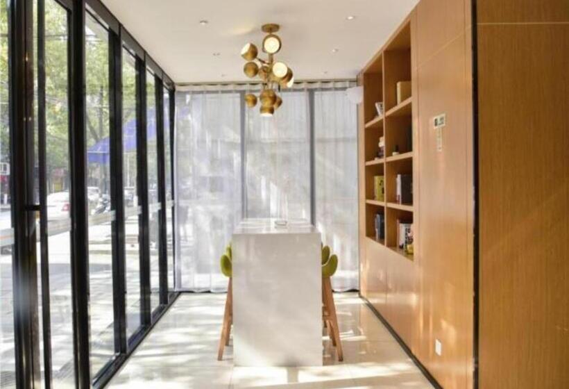 ホテル Jtour Inn Xianning Chongyang Taoxi Avenue