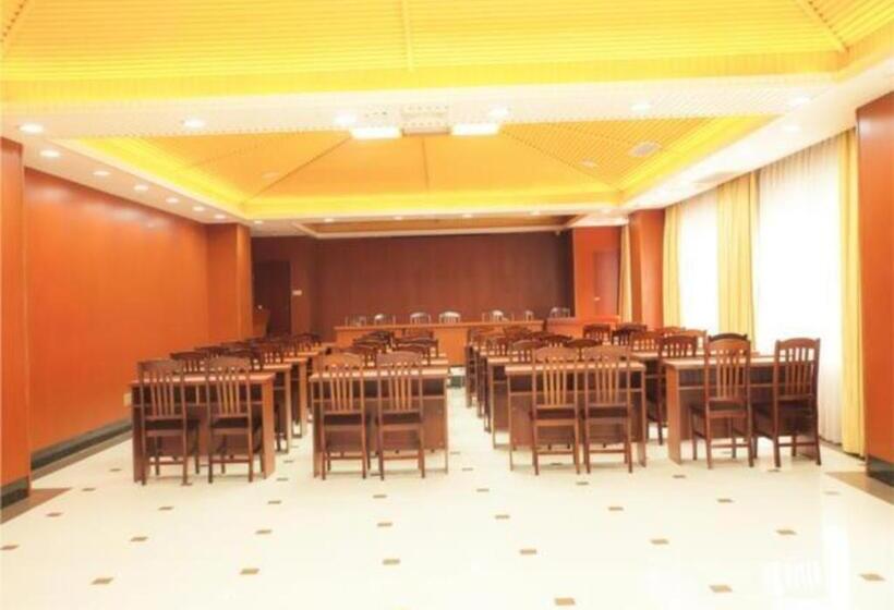 בית מלון כפרי Jtour Inn Yizhou Hechi College Pedestrian Street