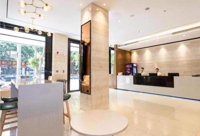 בית מלון כפרי Jtour Inn Yulin High Speed Railway Station Rt Mart