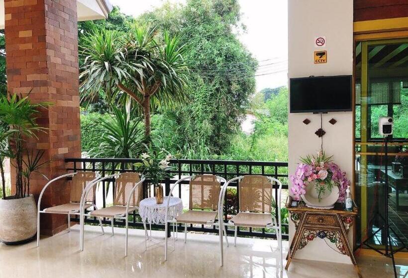 Отель Kokhaburi