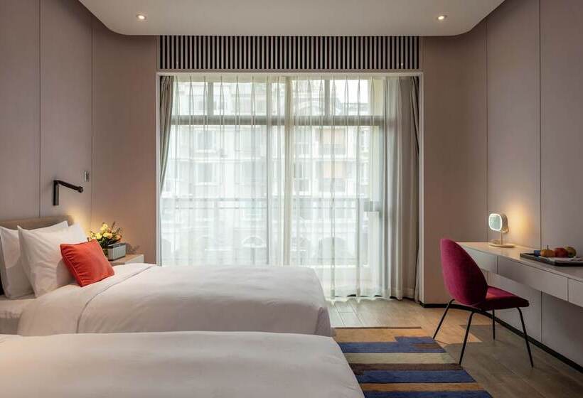 בית מלון כפרי Lujiang Mega