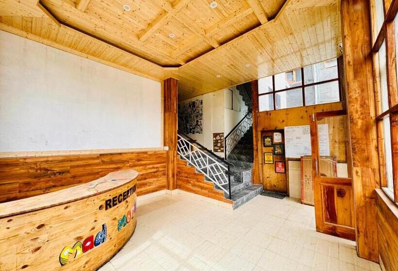 ホテル Moon Blaze Next To Hadimba Temple Near Mall Road Bonfire ! Open Terrace ! Personal Parking