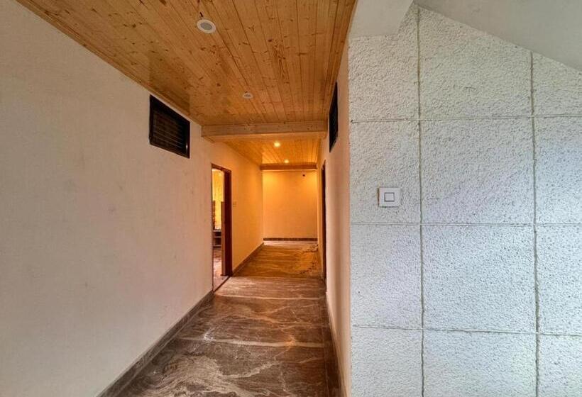 ホテル Moon Blaze Next To Hadimba Temple Near Mall Road Bonfire ! Open Terrace ! Personal Parking