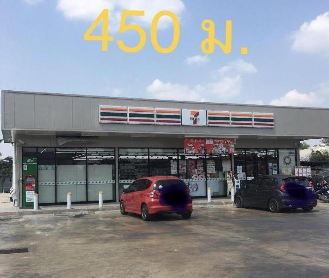 בית מלון כפרי New Home Nakhon Chai Si